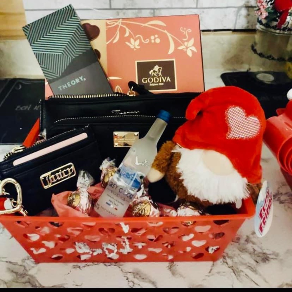 Valentine’s Day baskets woman an kids ❤️